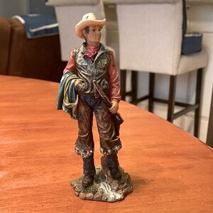Western Rustic Cowboy Figurine with Blanket, Robe & Gun 6” Tall 🤠 Such Detail!